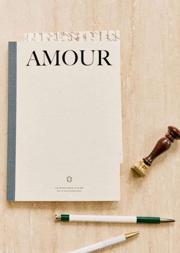Sezane A5-Heft< Papierwaren & Raumdüfte